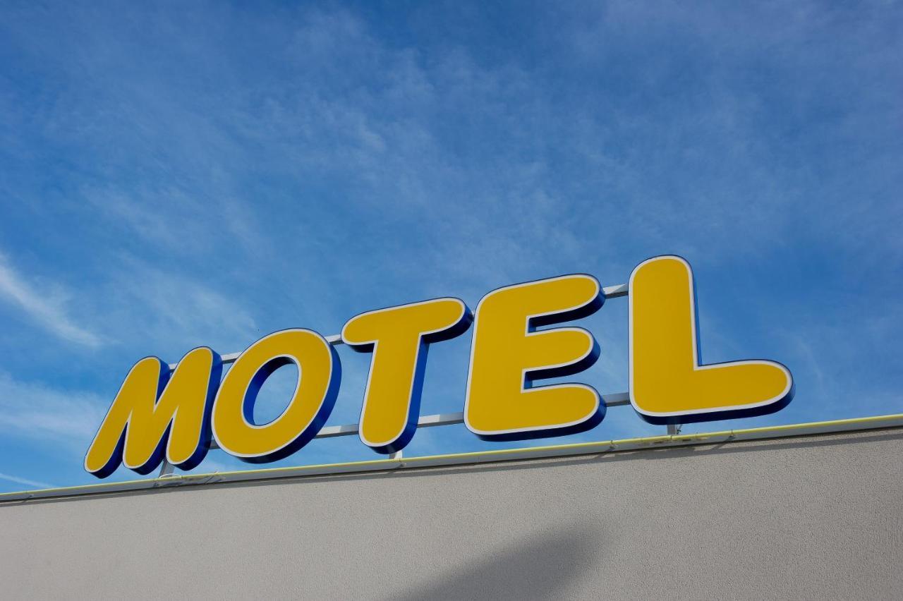 Ace Hotel Travel Athee Sur Cher Exteriér fotografie